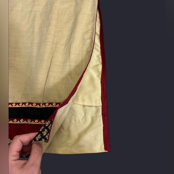 Hand Embroidered Traditional Dress - Picture 4 of 6